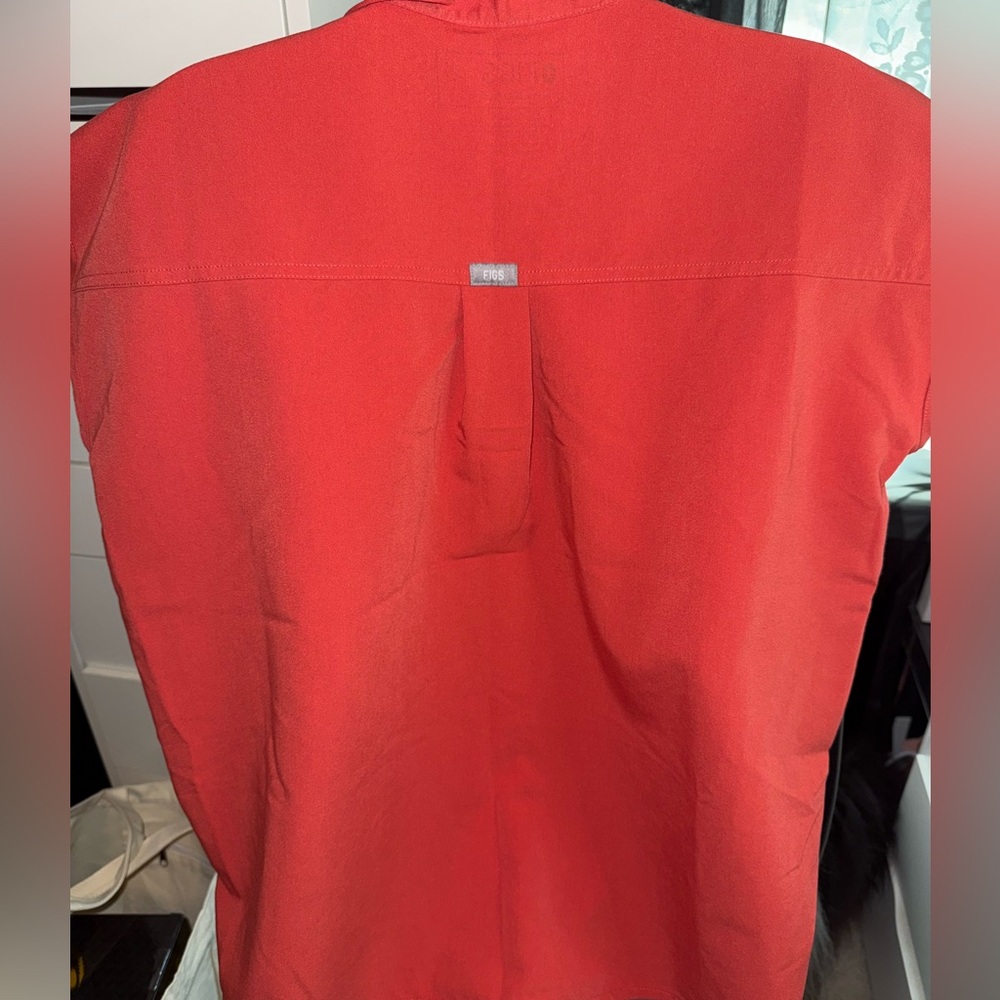 FIGS Rafaela Scrub Top - Picture 11 of 11